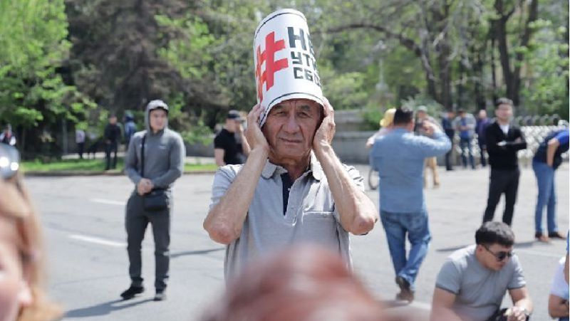 Утильсбор казахстан. Митинги в Казахстане. Алматы митинг. Митинг против Зеленского. Самые интересные события в мире.