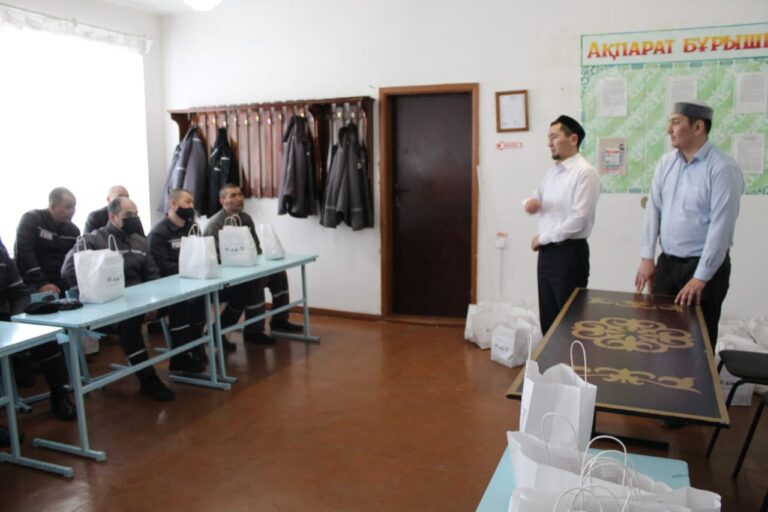 Учреждение строгого режима акмолинской УИС посетили имамы местных религиозных обьединений