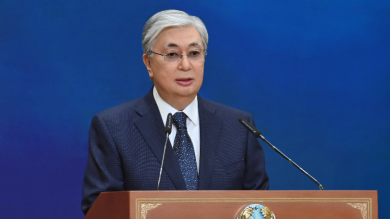 «Нағыз патриоттар ұжымы». Тоқаев мемлекеттік күзет қызметкерлерін құттықтады