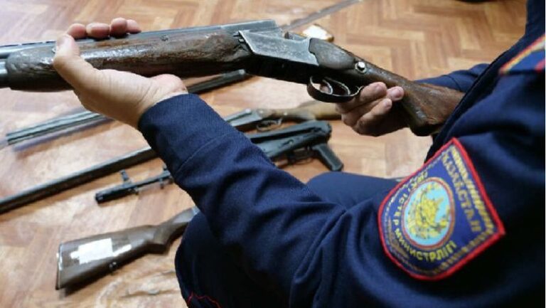 Ішкі істер министрлігі атыс қаруын тапсырғаны үшін төленетін төлем мөлшерін жариялады
