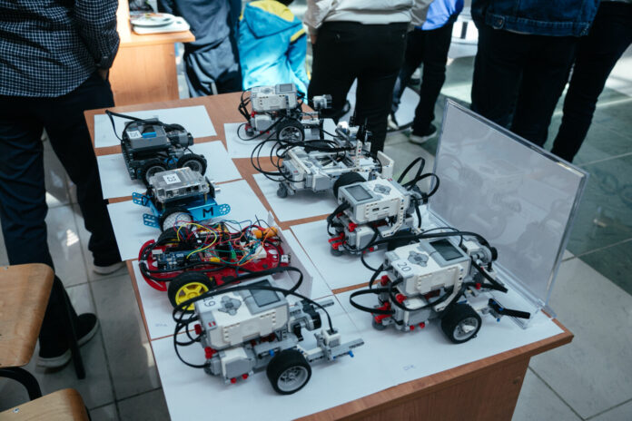 Атыраулық жас робот жасаушылар «KazRoboSport» ұлттық чемпионатына қатысады￼