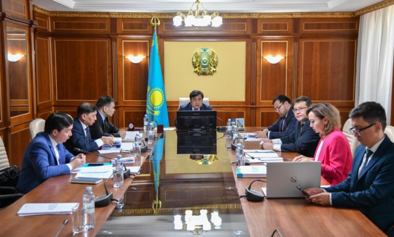 Формирование сервисного государственного аппарата и дебюрократизация его деятельности на повестке дня КЭГ