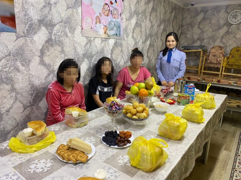 В честь священного праздника Рамадан сотрудники Семея организовали Ауызашар в кризисном центре «Дом мамы»