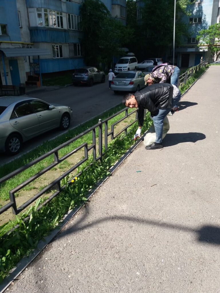 Сотталаған азамат қоғамдық жұмысын өтеуде