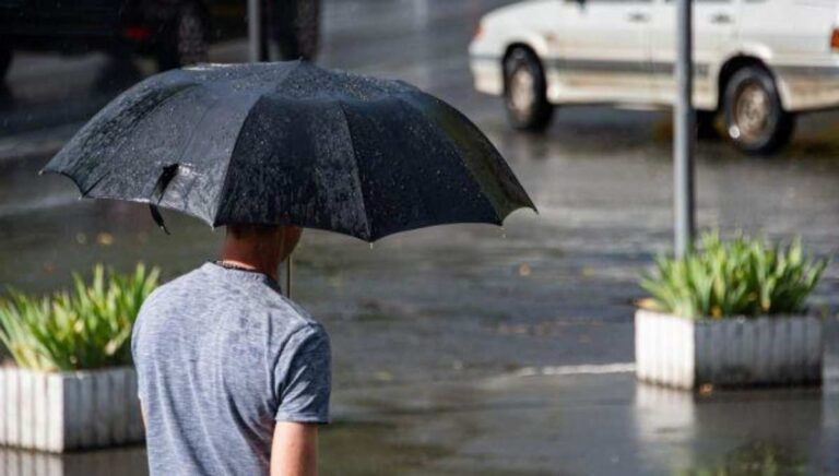 Жаңбыр, найзағай, бұршақ жауады: Қазақстанның 9 өңірінде дауылды ескерту жарияланды
