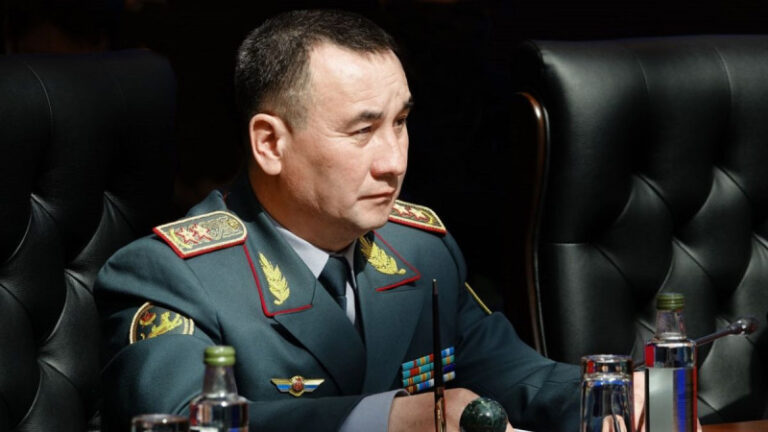 Экс-қорғаныс министрі Бектановты қамау мерзімі ұзарды