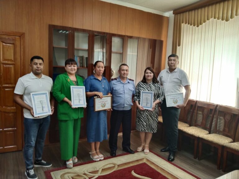 Төртінші билік өкілдері тергеу изоляторында болып қайтты