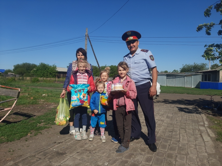 Көп балалы отбасына көмек көрсету