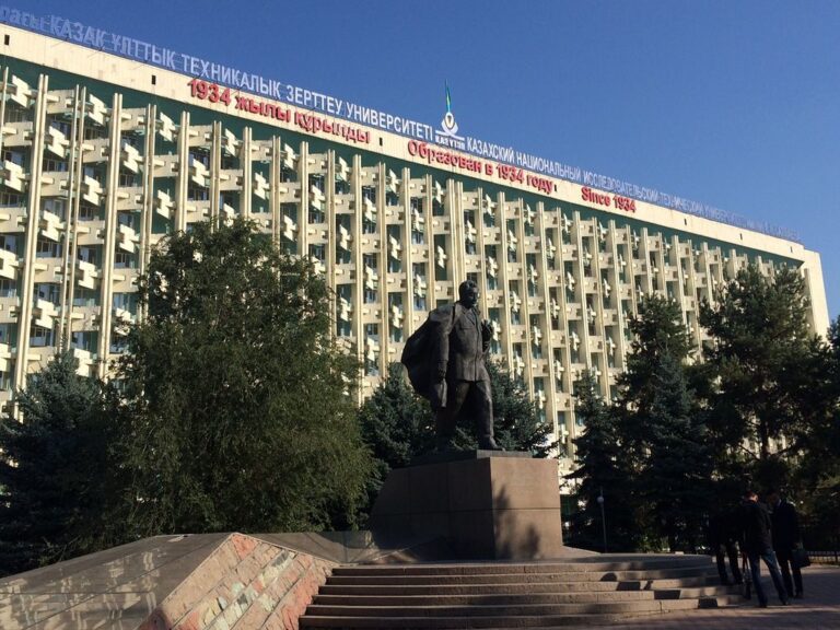 Сәтбаев университеті QS WUR рейтингінде көрсеткішін 100 сатыға жақсартты