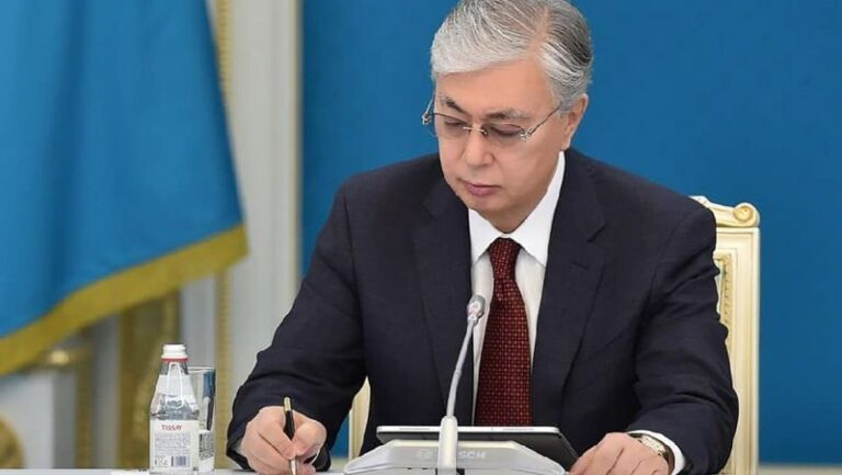 Қасым-Жомарт Тоқаев 12 аудандық сотты таратты