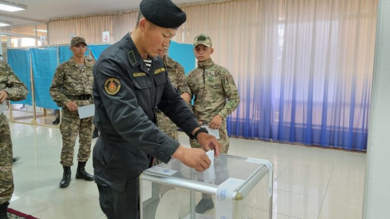 Маңғыстауда 245 мыңнан астам адам референдумға дауыс беруге келді