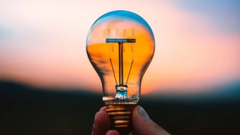 Алдағы жарты жылда электр қуаты қымбаттайды