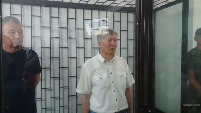 Қырғызстан экс-президенті Атамбаев тәртіпсіздікке қатысты іс бойынша ақталды