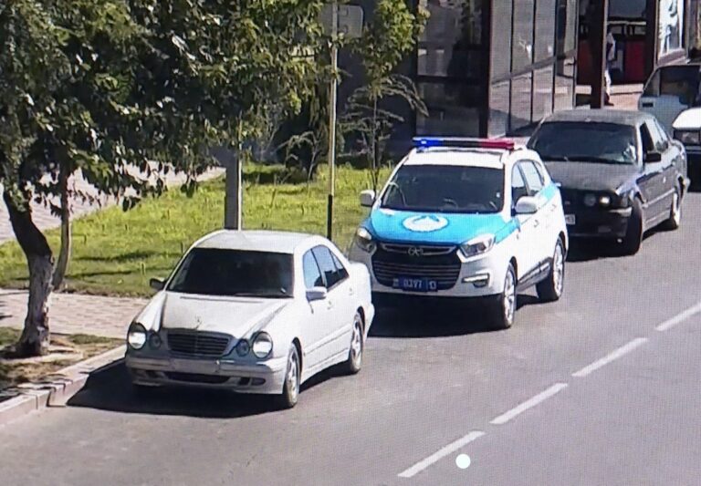 Көлігінің мемлекеттік нөмірін өзгертіп, өзгеге 90 мың теңге айыппұл әкелген жүргізуші анықталды