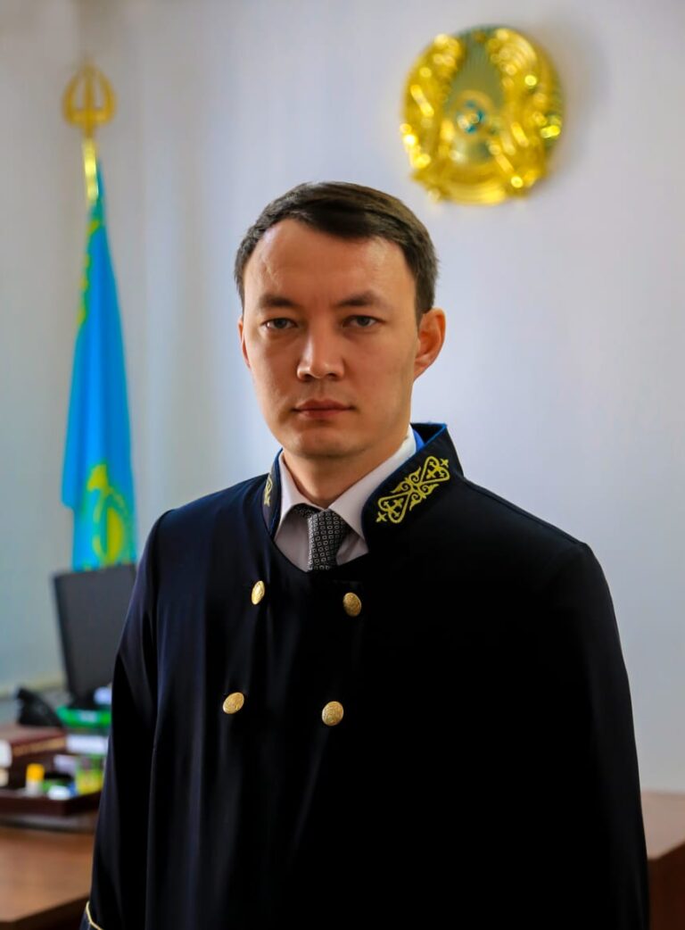 Ата заң — елдің айбары