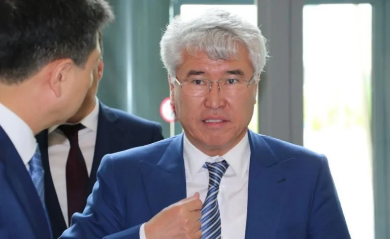 Арыстанбек Мұхамедиұлын қамауда ұстау мерзімі ұзартылды