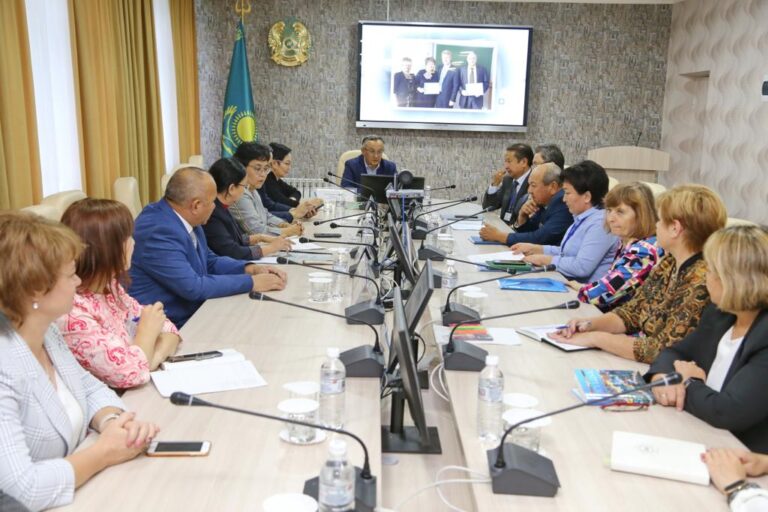 Федерация профсоюзов РК оплатит обучение студента из многодетной семьи