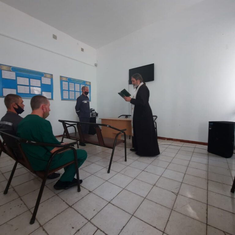 Орыс Православие шіркеуінің дін қызметкері Елордалық тергеу изоляторына барды