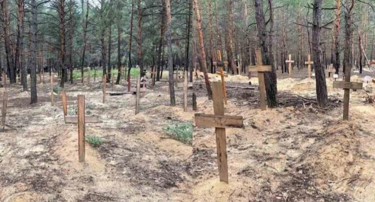 «440 мәйіт»: Украина қаласында Ресей әскері кері шегінген соң үлкен зират табылды