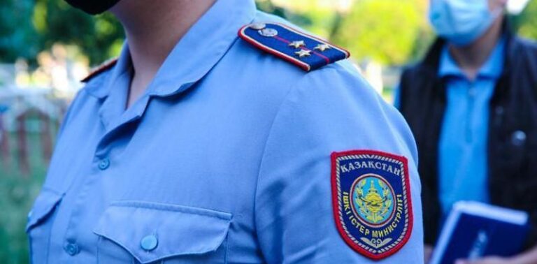 Пробация қызметкерін балағаттаған сотталған айыппұл алды
