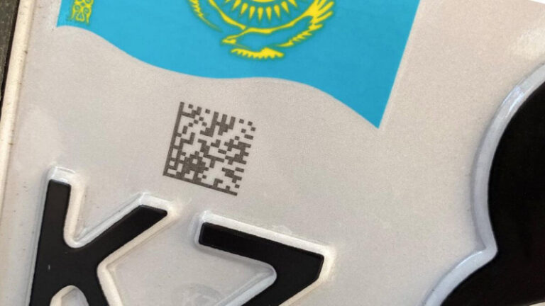 Қазақстанда көлік нөмірлеріне арнайы элементтер қосылды