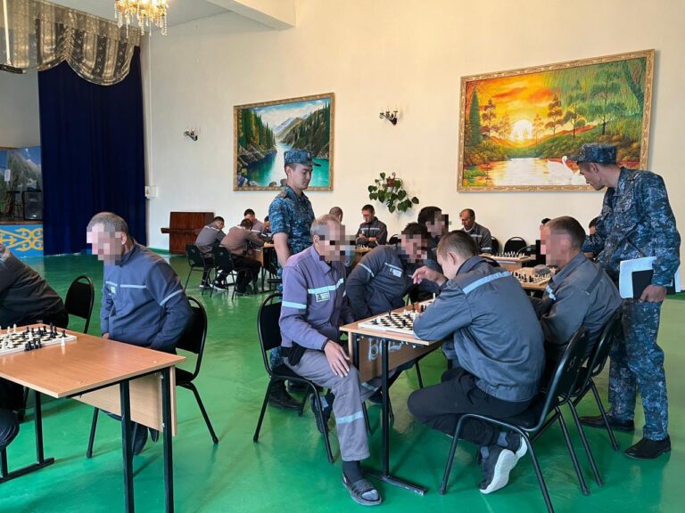 Ко дню пожилых людей среди осужденных проведен турнир по шахматам
