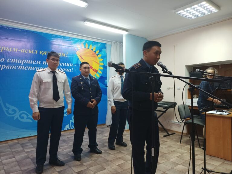 Сотрудники посетили ветеранов УИС