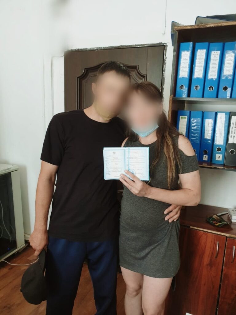 В столичной колонии осужденный получил свидетельство о заключении брака
