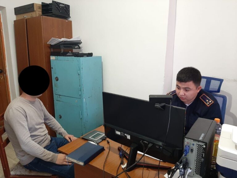 Шымкентте полицейлер 40-тан астам тұрғынды алдаған алаяқты ұстады