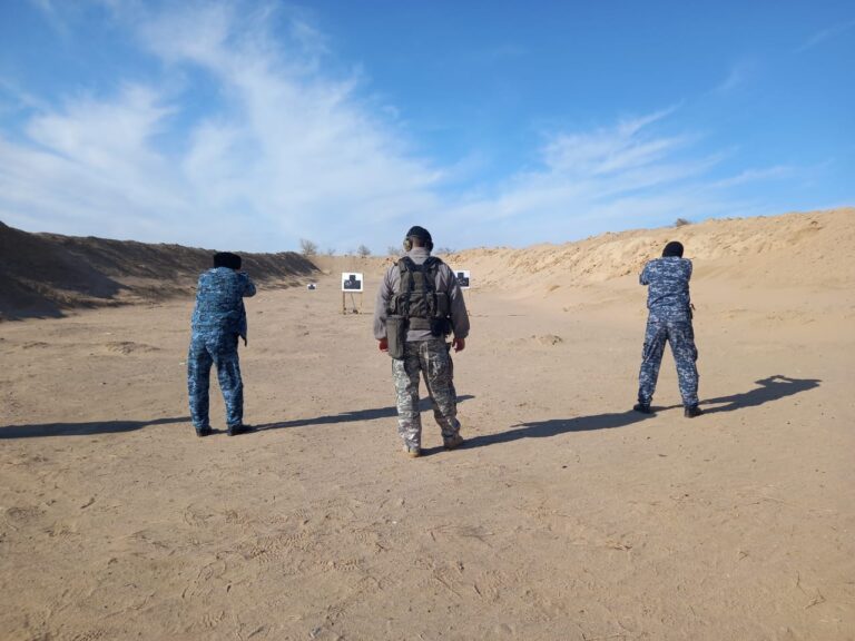 В Заречном сотрудники УИС И СОБР провели совместные занятия по стрельбам