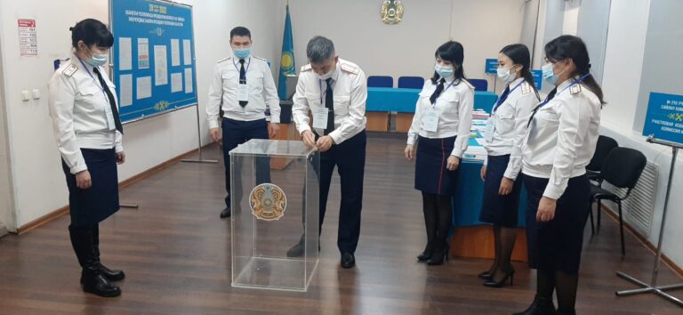 <strong>Более 400 арестованных казахстанцев проголосовало в СИЗО Астаны</strong>