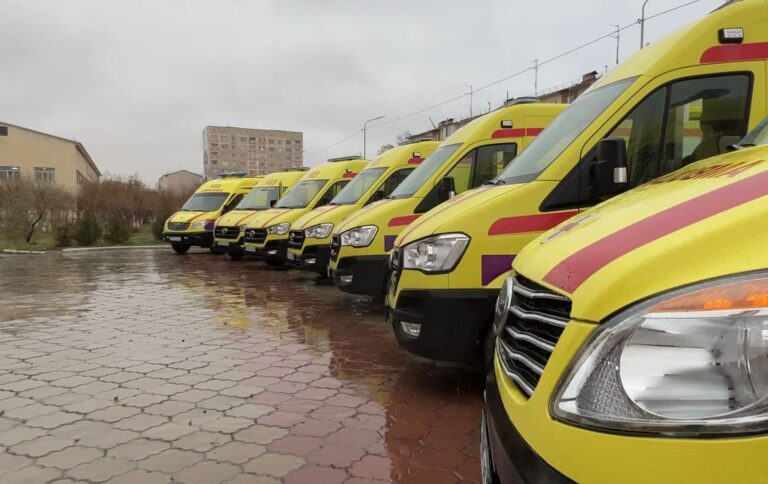 Алматы облысында 35 жаңа жедел жәрдем көлігінің кілті табысталды