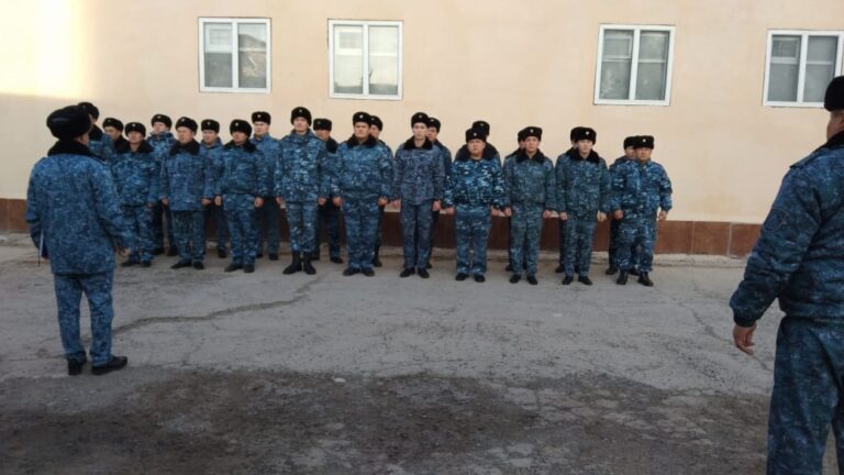 Тергеу изоляторының қызметкерлері қыстық киім үлгісіне көшті