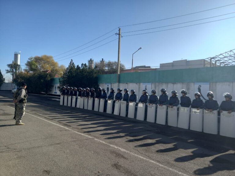 Алматы облысының мекемелерінде СОБР қызметкерлерімен оқу жаттығулар өткізілді
