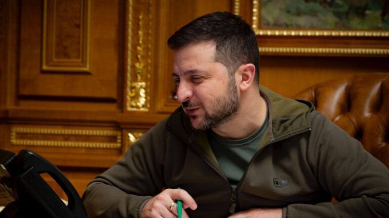 Владимир Зеленский Тоқаевты сайлаудағы жеңісімен құттықтады