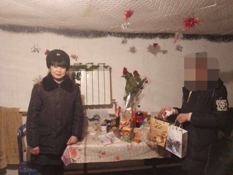 Елордалық пробация қызметінде есепте тұрған көп балалы азаматтар жаңа жылдық сыйлықтардан тыс қалмады