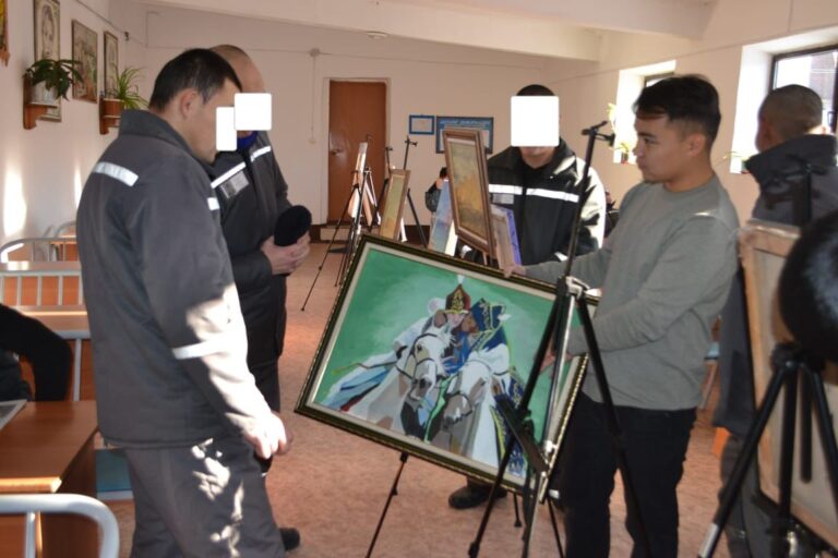 Осужденным исправительного учреждения Актобе была представлена передвижная выставка «Тәуелсіз елім-Тірегім»