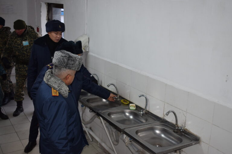 Полиция генерал-майоры Берік Біләлов сотталғандармен жеке кездесу өткізді