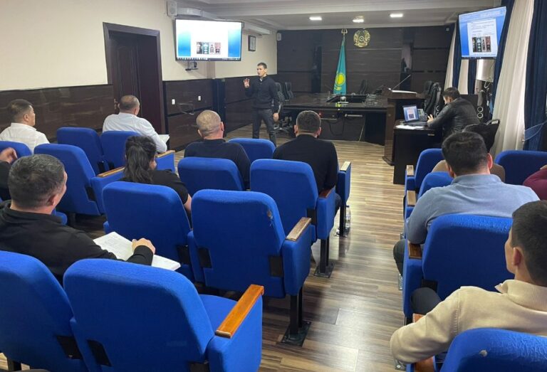 Түркістан облысының полицейлеріне экстремизмнің алдын алу бойынша сабақ өткізілді