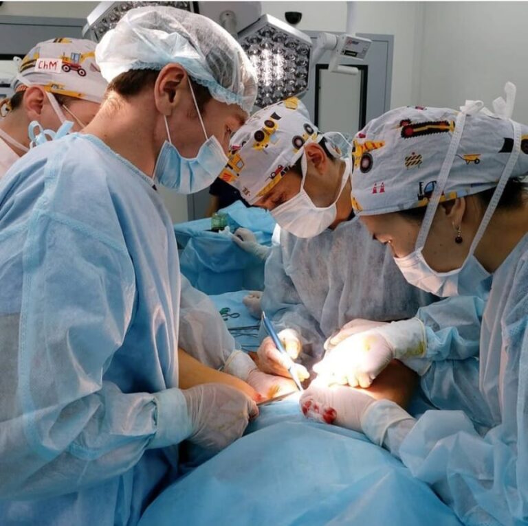 В Алматы провели сложные операции 9 детям с мукополисахаридозом