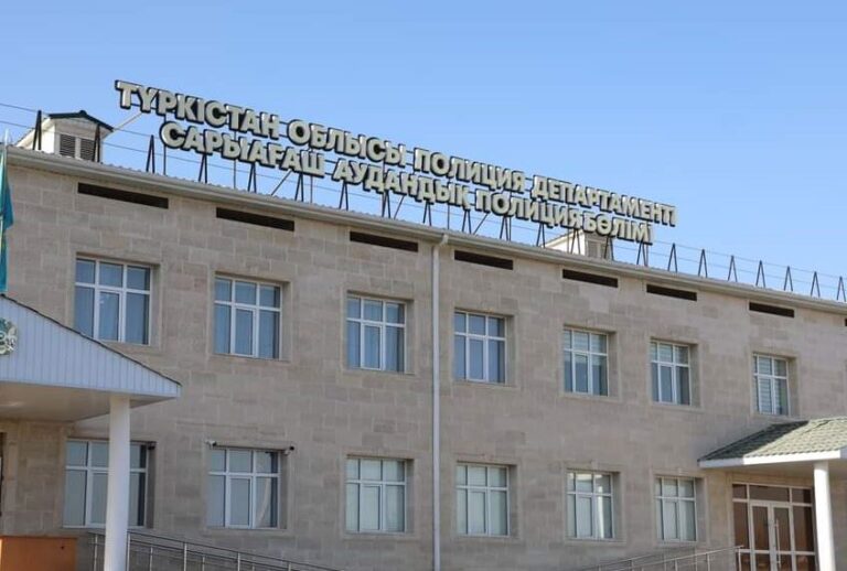 Іш киіміне есірткі жасырған шетелдік ұсталды