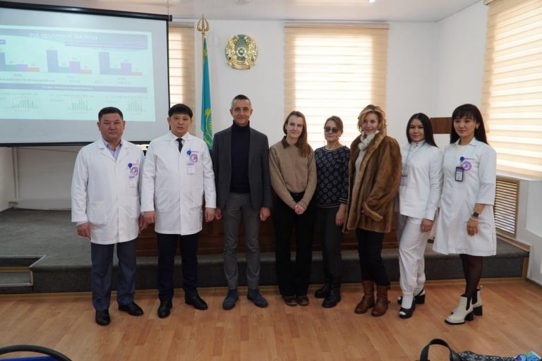 В областную многопрофильную клинику прибыли специалисты Института Кюри