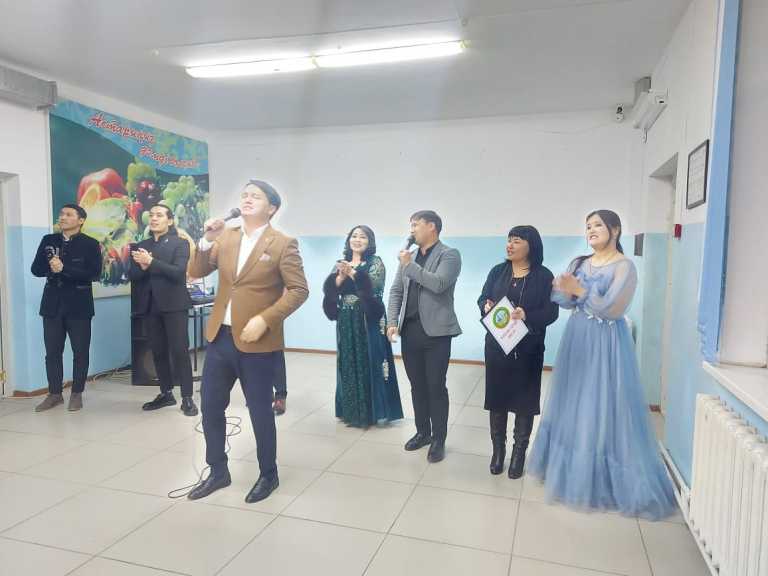 Сотталғандар жанды дауыста ән тыңдады