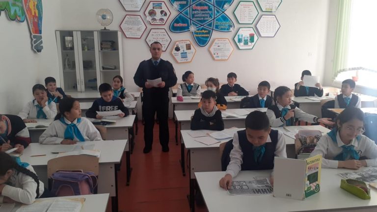 Проведена встреча с учениками школ