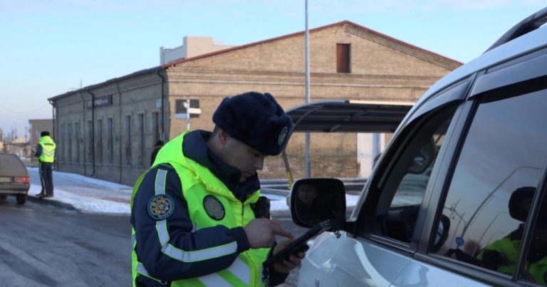 Полицейлер «Қорғау-Қауіпті жүргізуші» бағдарламасымен құжатсыз көлік тізгіндеген 215 жүргізушіні анықтады