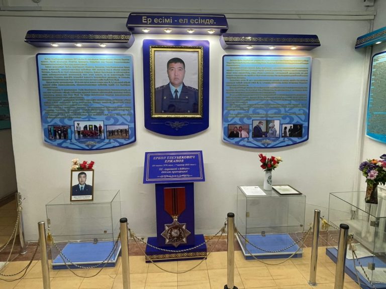 Қайтыс болған қызметкердің құрметіне мекемеде еске алу бұрышы ашылды