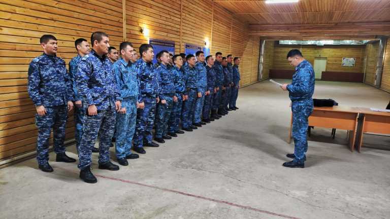 Жеке құрам тапанша атудан оқу-жаттығу жұмыстарын жүргізді