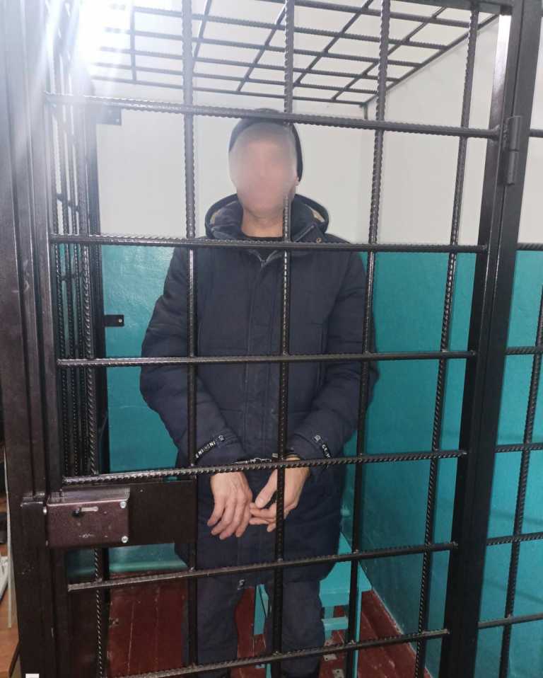 Абай облысында электрондық браслет таққан сотталған бас бостандығынан айырылды