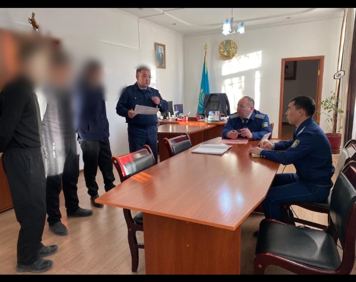Қазалы ауданының прокуроры пробация есебінде тұратын азаматтармен кездесті