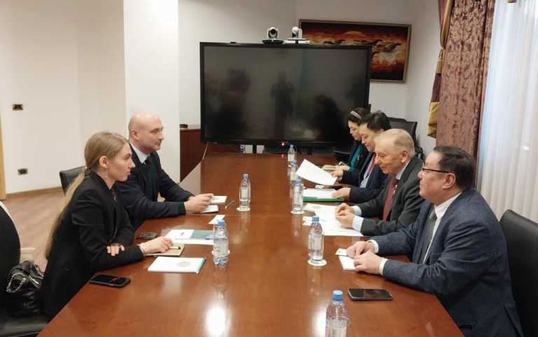 Председатель и Секретарь Комиссии по правам человека при Президенте Республики Казахстан Игорь Рогов и Тастемир Абишев приняли экспертов Совета Европы